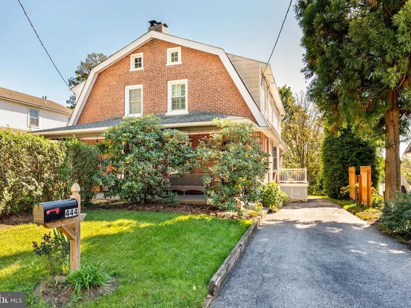 444 Saint Davids Ave, Wayne, PA 19087