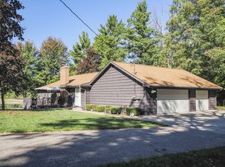 9411 N Maple Hill Rd, Howard City, MI 49329