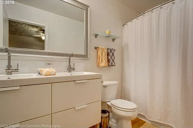 470 N Hayden Island Dr — Photo 16