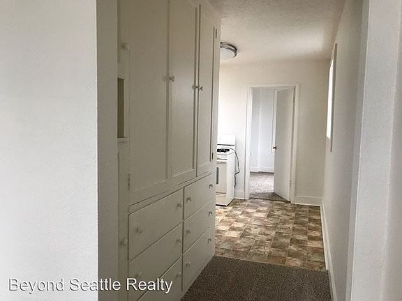 4th image of 1134 Fawcett Ave