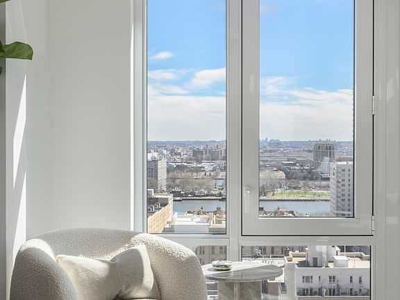 5th image of 356 E 78th St #8D