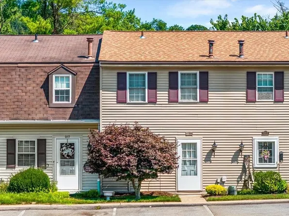 651 Newton Sq, Coraopolis, PA 15108