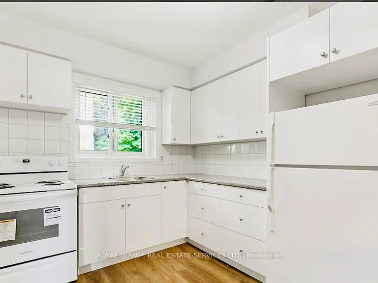 50 Peter St N #2 — Photo 8