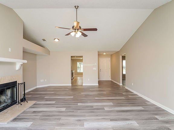 3rd image of 1085 Beckstrom Dr