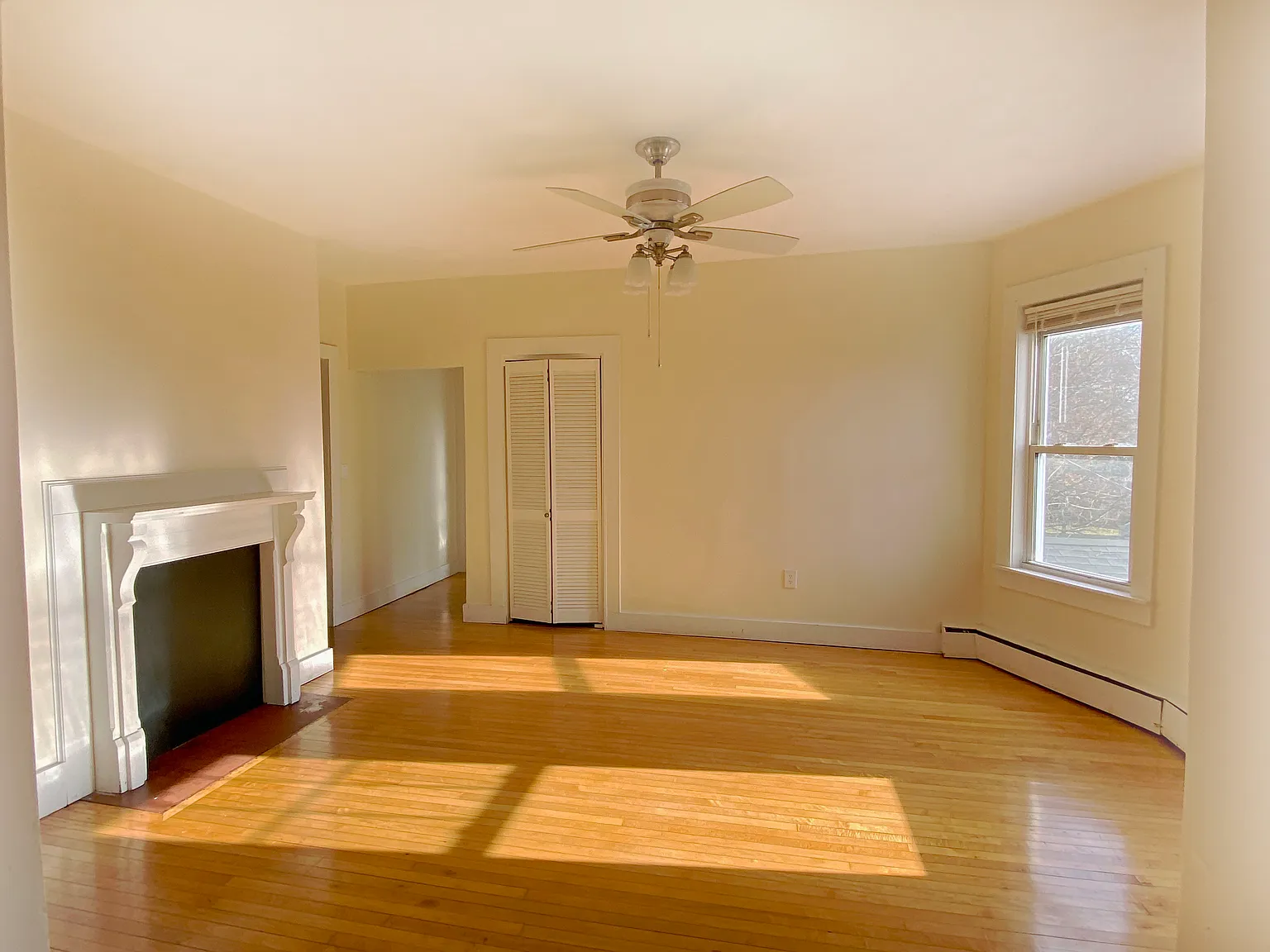 4 bed, 1800 sqft, $3,400 — Photo 3