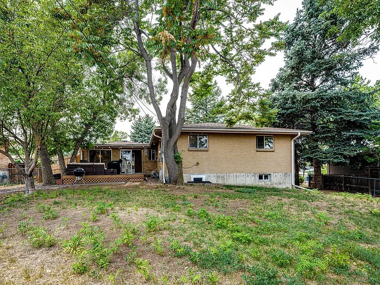 784 Urban St — Photo 19
