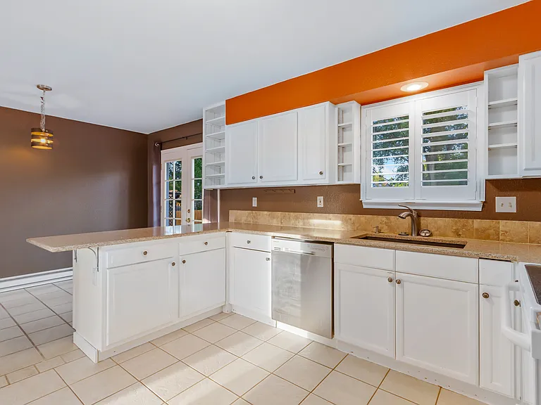 2912 Loch Lomond Dr — Photo 10