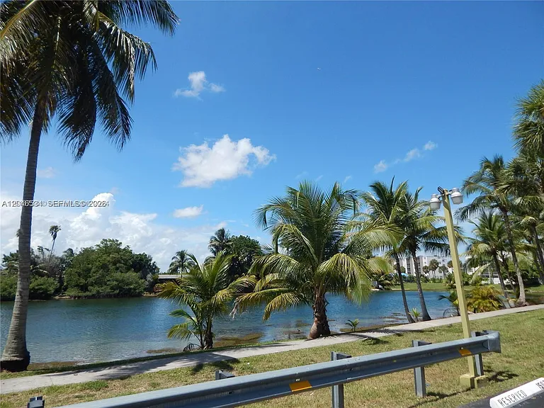 14601 N Kendall Dr #304K — Photo 6