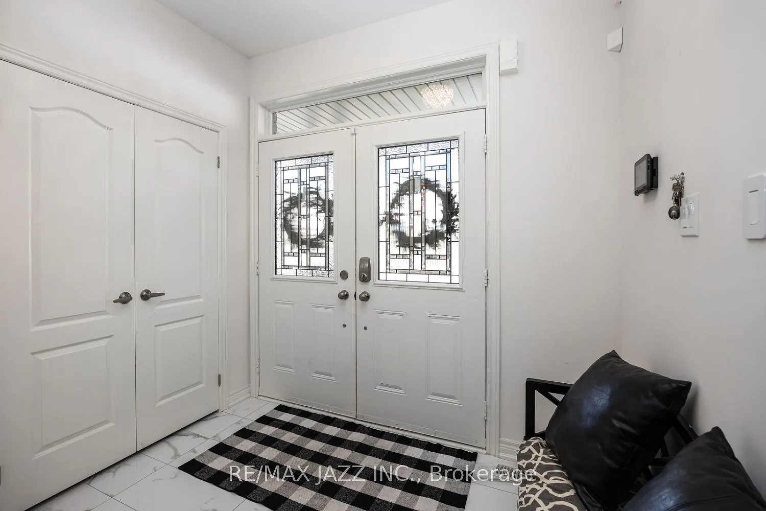 4 bed, $3,000 — Photo 2