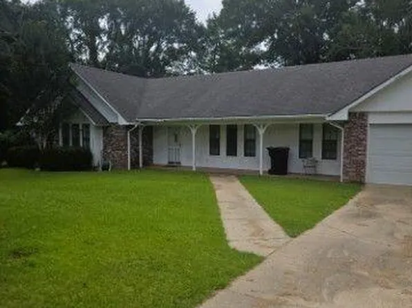 1051 Briarwood Dr, Lorman, MS 39096