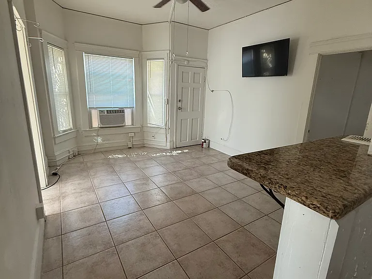 23 S Hollywood Ave #6 — Photo 7