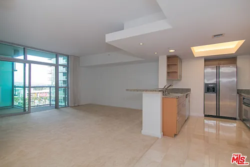 13700 Marina Pointe Dr #1027 Photo 1