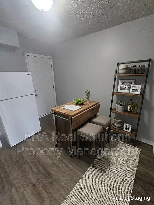 2 bed, 1.5 bath, 720 sqft, $1,095 — Photo 3