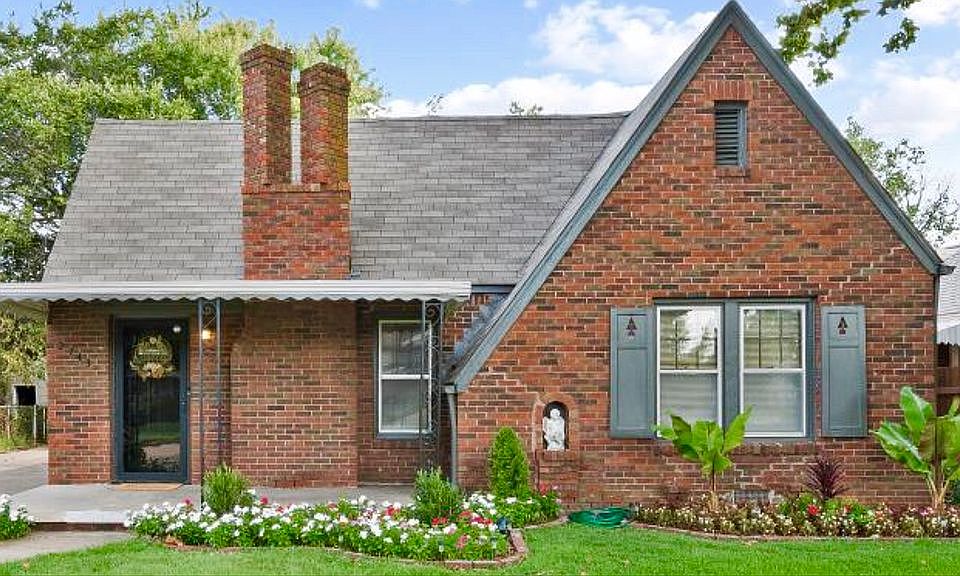 Cottage Home in Midtown 