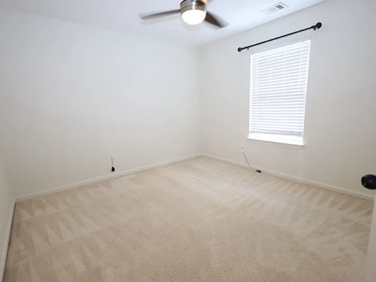 1199 Wetlands Ct — Photo 31