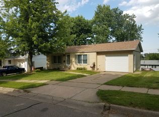 1862 Phyllrich Dr, Dubuque, IA 52002
