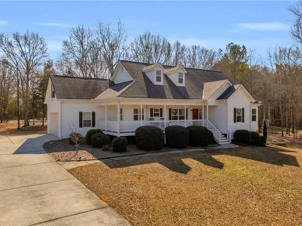 3020 Meadow Trl, Loganville, GA 30052