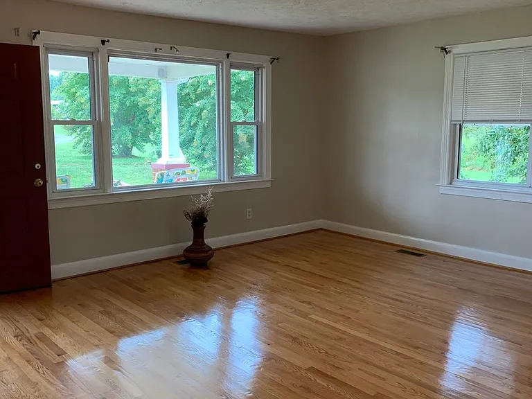 5709 Pleasant Valley Rd — Photo 4