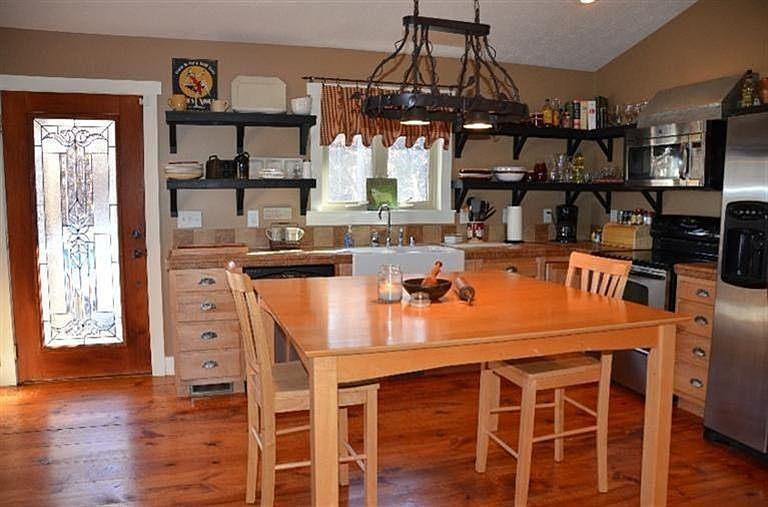Main Floor Kitchen