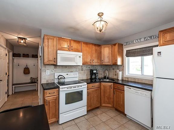 5th image of 25 Polo Ln