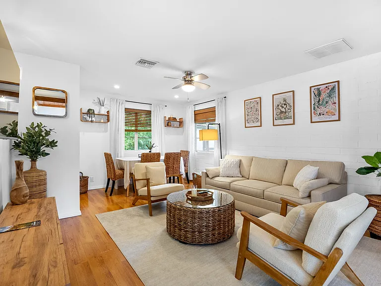 Waveview Dr — Photo 3