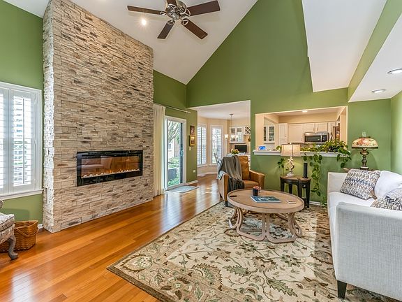 4th image of 2872 Denton Ct