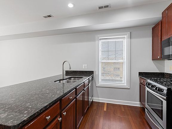 5th image of 7357-67 N Ashland Ave #73673