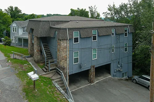 30 Woodlawn Drive - C Photo 1