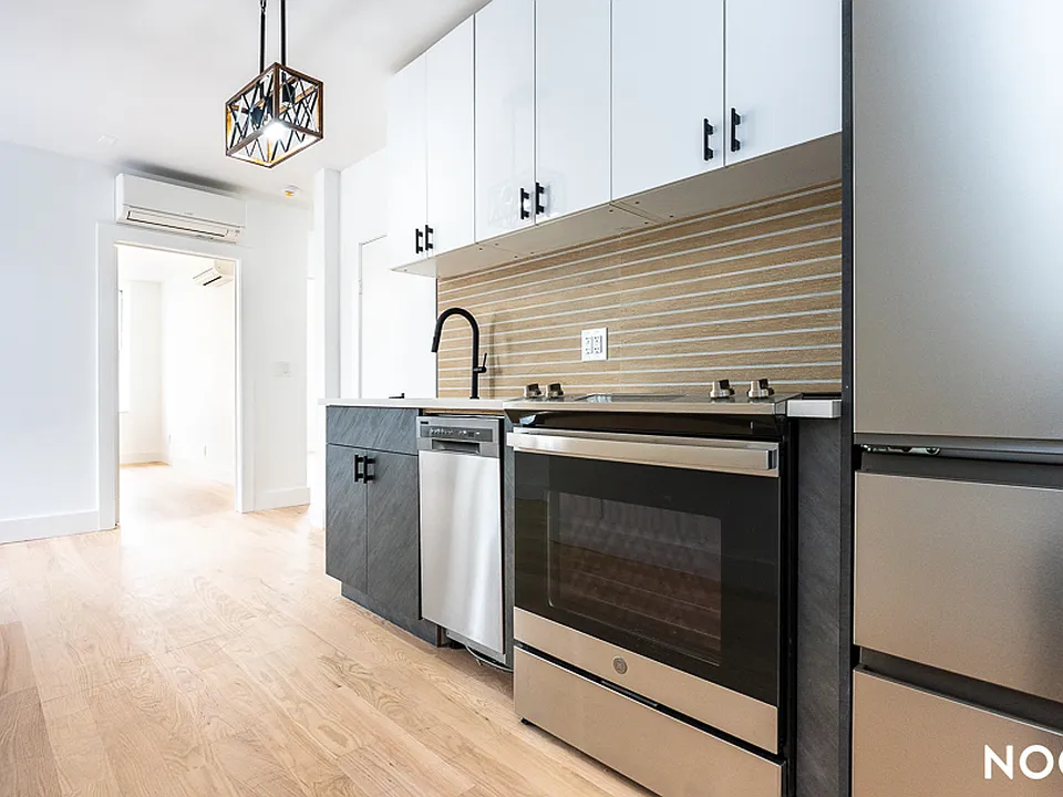 98 Moore St #3I