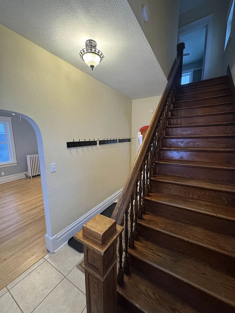 3 Bedroom Freshly Renovated Family Home in Houghton — Photo 2