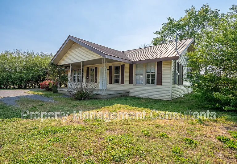 2208 Old Gurley Pike — Photo 2