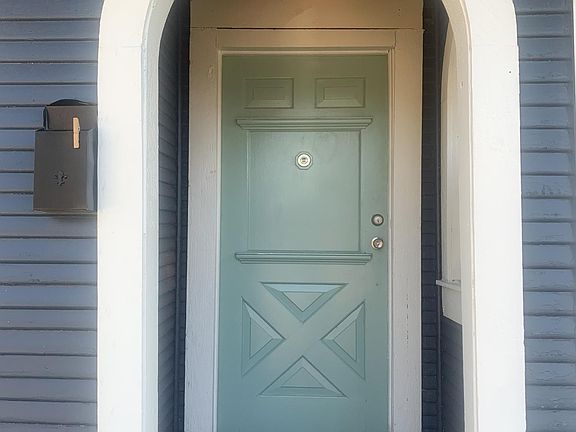 2nd image of 818 W Lynwood Ave