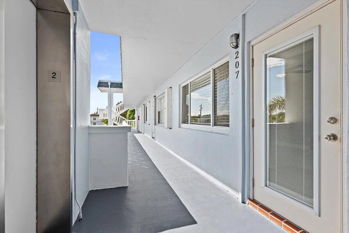 131 Doolen Ct — Photo 3