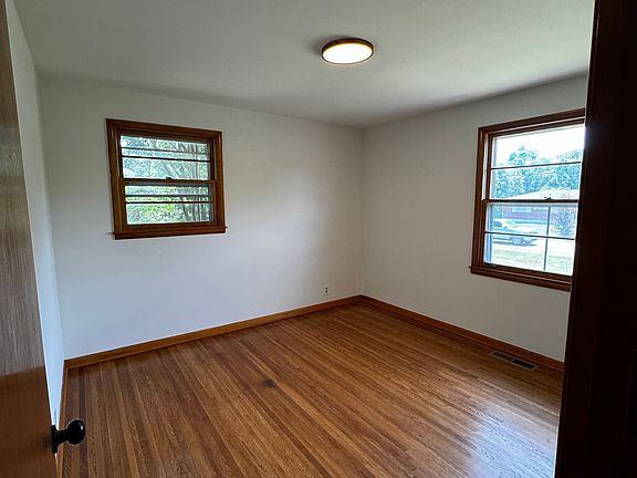 2nd image of 219 Jacksonian Dr