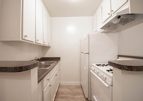 3rd image of 1426 Pacific Ave APT 2