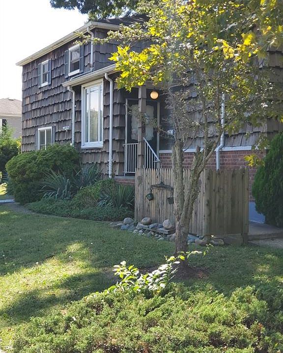 2nd image of 10584 Flatlands 6th St