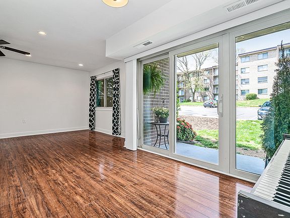 3rd image of 12753 Dara Dr APT 101