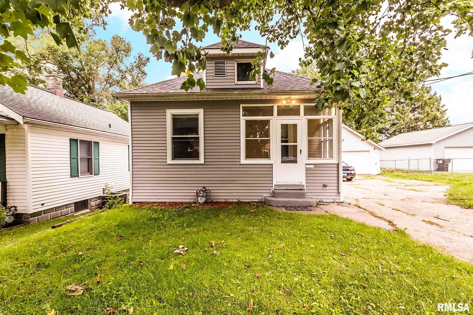 1314 E Tripp Ave photo 1