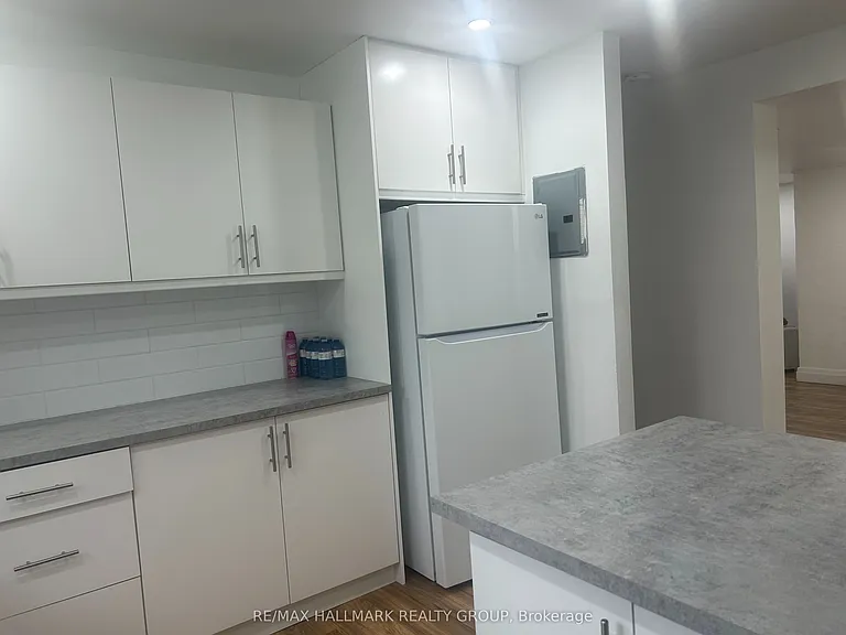 1540 Maxime St #B — Photo 9