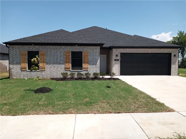 306 Tricha Cir, Gravette, AR 72736