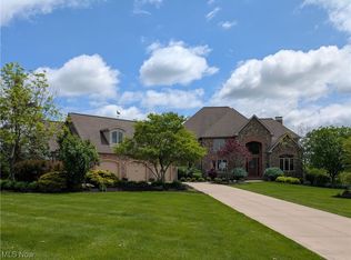6313 Manor Glen Dr, Medina, OH 44256