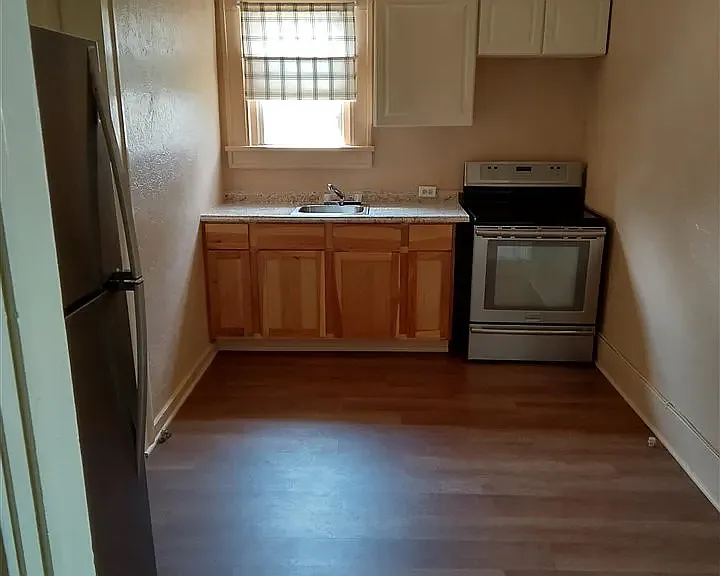 302 SW Park Ave #B — Photo 2