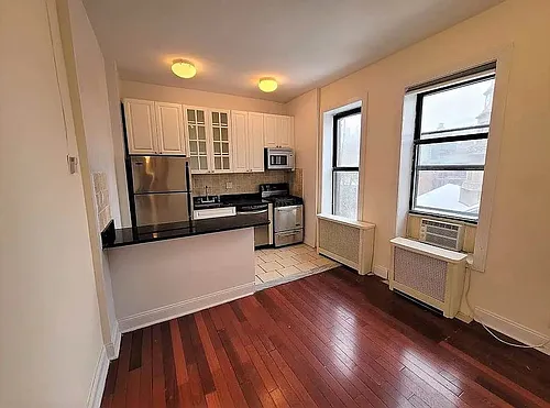 159 2nd Ave #J Photo 1 159 2nd Ave #J Photo 1