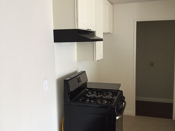 4th image of 5161 Riverton Ave APT 202