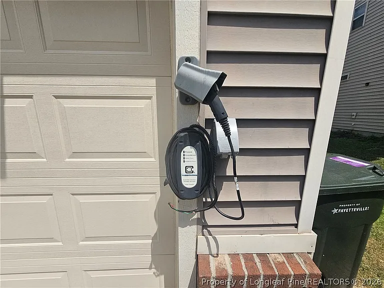 305 Bedfordshire Pl — Photo 46