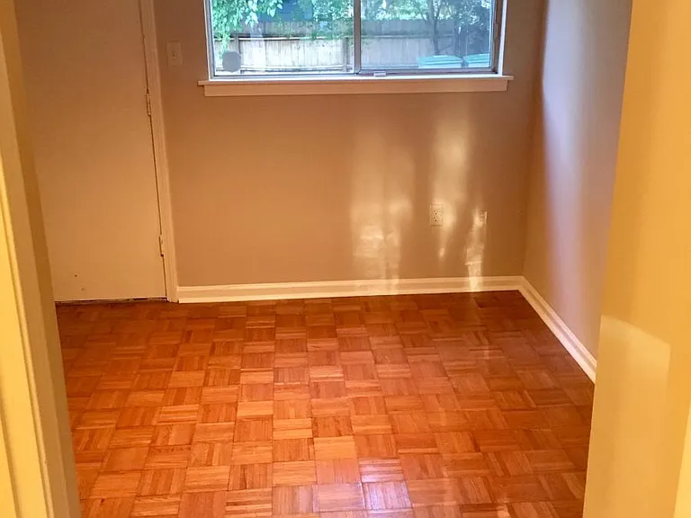 714 Goodman St — Photo 23