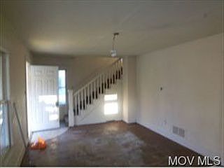 2nd image of 619 Olive St