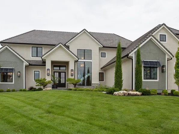 10702 W 142nd Ter, Overland Park, KS 66221