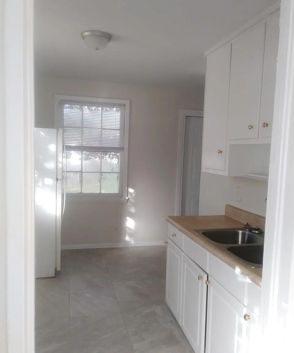 3 bed, 1025 sqft, $1,250 — Photo 2