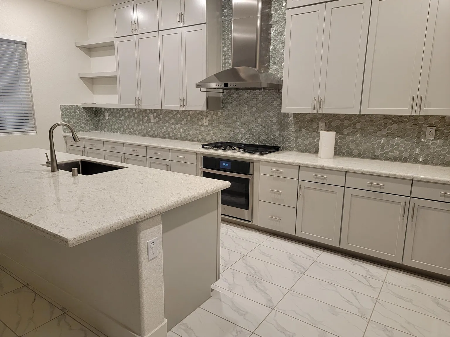 4 bed, 3.5 bath, 2737 sqft, $3,795 — Photo 2